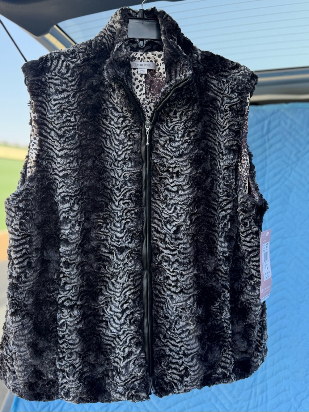 erin london Black Textured Faux Fur Zip Vest
